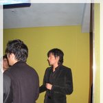<b>사진</b>이 작아도 숨길수없는 장동건 <b>저</b> 칼날같은 콧날...