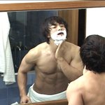 <b>배용준</b> 과한 근육