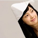 이나영 최근 사진, 특이한 <b>모자</b>