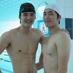 '김치 치즈 스마일', 꽃미남 수영선수 눈길!