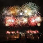 <b>폭죽</b> 아티스트들은 여기 다 모였다!