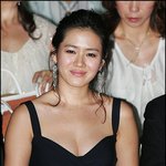 <b>손예진</b> 비주얼은 가슴인가???