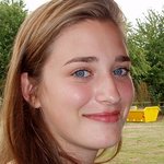 전쟁터에서 죽어간 10대 미녀 여군들