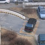 <b>지하</b>주차장 앞에서 시위하는 김여사님