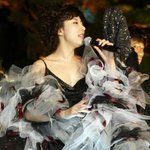 김완선씨...28일 저녁 압구정 김영세 웨딩<b>살롱</b>쇼 모습