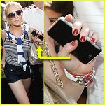 <b>린지</b> 아이폰 용케도 구했네..