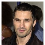 올리비에 마르티네즈, <b>무릎위</b>에서 졸리가 섹시한 랩 댄스~