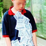 전<b>단지</b> 붙이다 걸려 벌받는 중국 아이