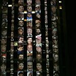 250명의 뉴욕커의 미소로 장식한 록펠러 빌딩