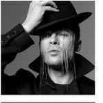 브래드 피트의 너무 독특한 컨셉의 스파게티 면 &amp; 시<b>커먼스</b> 화보?