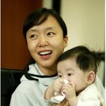 '칸의<b>여왕</b>' 전도연 임신3개월~근데 남편은 뭐하는사람?