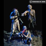 실물이 아니라서 다행!