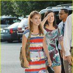 나탈리<b>포드</b>만 시원해보이는 특이한 원피스에 환한웃음!