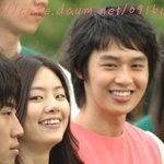 옆사람 보는 <b>홍수아</b>, 표정이 웃겨요