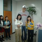 최홍만 <b>모교</b> 방문 '홍만이와 아이들'