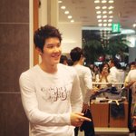 <b>명동</b>에서 400만원어치 쇼핑한 박태환! 돈좀 썼구나?