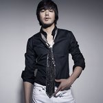 박용하 시크하게 변신한 <b>코스모</b>폴리탄 화보
