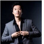 최근 남성 화장품 광고에 <b>등장</b>한 김명민