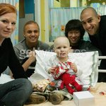 manchester hospitals 어린이 병원에 <b>방문</b>에 박지성