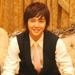 <b>희한</b>하게 닮은 네사람! 장근석->이홍기->김옥빈->이지아