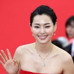 이하늬 레드카펫 위에서 선보인 <b>강렬</b>한 레드 드레스!
