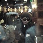 커피빈 온 '<b>자체</b>발광' 정우성, 연예인 티 너무 내신다~