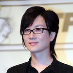 어제 기자회견장에서 서태지! 피부 하나는 끝내줌!