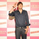 훈훈한 외모를 자랑하는 애쉬튼 <b>커쳐</b>~ 눈이 띠옹띠옹