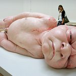 뉴욕에 알몸의 거인들이 나타났다?
