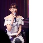 점점 더 어려지는 김윤아,애엄마 맞아??