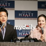 김남일&amp;김보민 결혼전 기자<b>회견</b>때~반지가 돋보여!