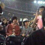 비 도쿄돔공연 <b>vip</b>좌석에 앉은 정민,현중 직찍