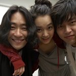 현빈과 류승범 사이에서 신민아, <b>내복</b>같은 복장;;