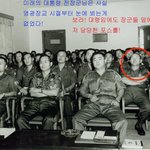 미래의 대통령 전장군님은 사실 영관장교 <b>때</b> 부터 <b>눈</b>에 뵈는 게 없었다