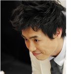 애 셋딸린 유부남 동안감독 <b>류승완</b>