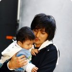 아기앉고 있는 장동건, 아기가 부럽다!!