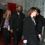 호텔에서 나오는 <b>린지</b>로한 '올블랙코디'