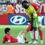 -월드컵- 이을용선수 다리에 <b>경련</b>일어나자..