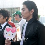 에릭 제발 ..진지한 표정하고 그런 <b>부채</b> 들지마!