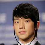 베를린 영화제에서 비 클로즈업 사진~!!! 멋진 <b>턱선</b>~!