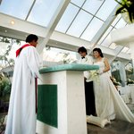 <b>박해미</b> 12년만에 올린 결혼식 사진!