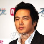 박용하의 '운동장'이마,왜 앞머리 내렸었는지 알겠네ㅋ