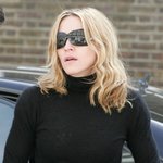 <b>런던</b>의 체육관 근처에서 마돈나 최근 모습