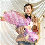 최근 아버지 <b>대신</b>해서 상받는 노희지