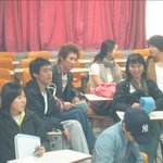 <b>조인성</b> &amp; 신민아 강의실에서 사진
