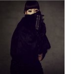 <b>뱅</b> 헤어와 스모키 화장에서 나오는 강한 포스의 최여진