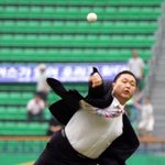 싸이 새처럼 <b>시구</b>하는 모습