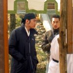 사극찍는 에릭, <b>상투</b>머리 잘 어울려~!