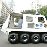 <b>바퀴</b> 8개 중국 경찰차