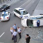 여자 때문에 이 난리를 친 것일까?